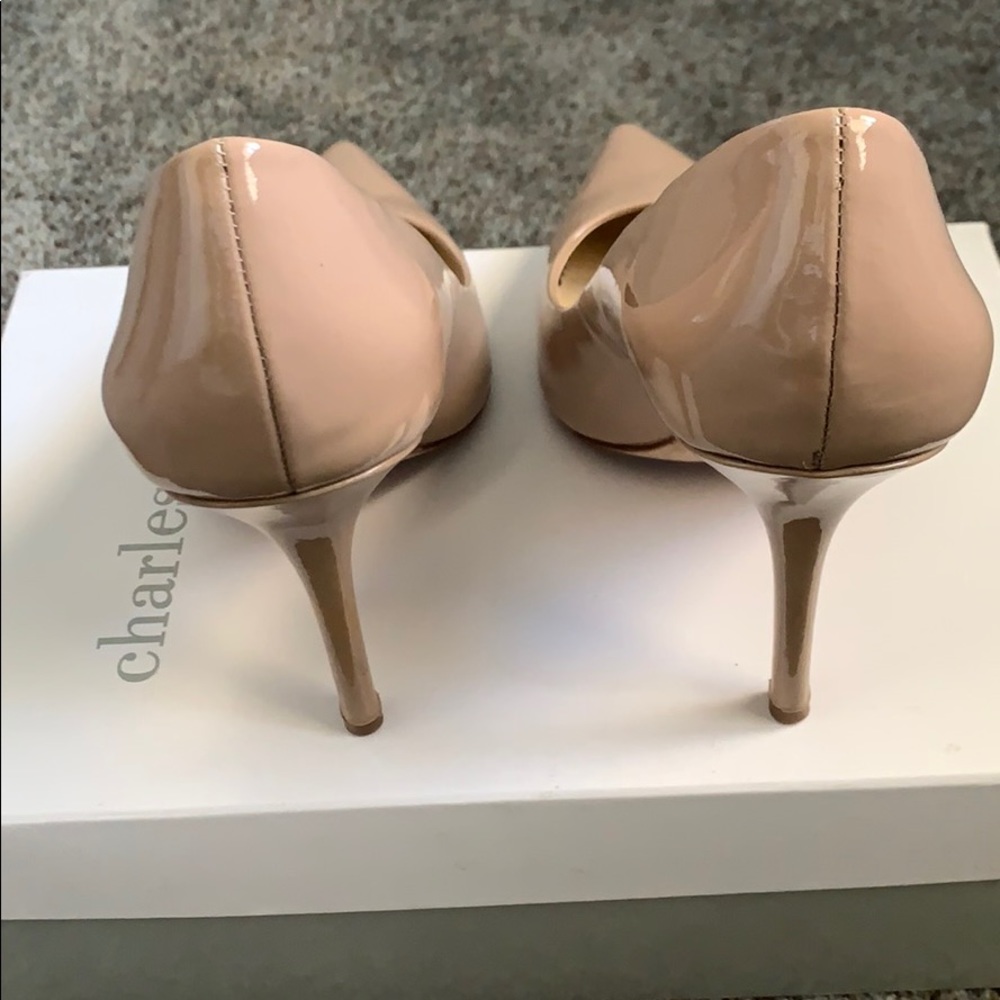 🔥CHARLES DAVID ROSE PATENT SWAY PUMPS🔥 - Picture 4 of 7